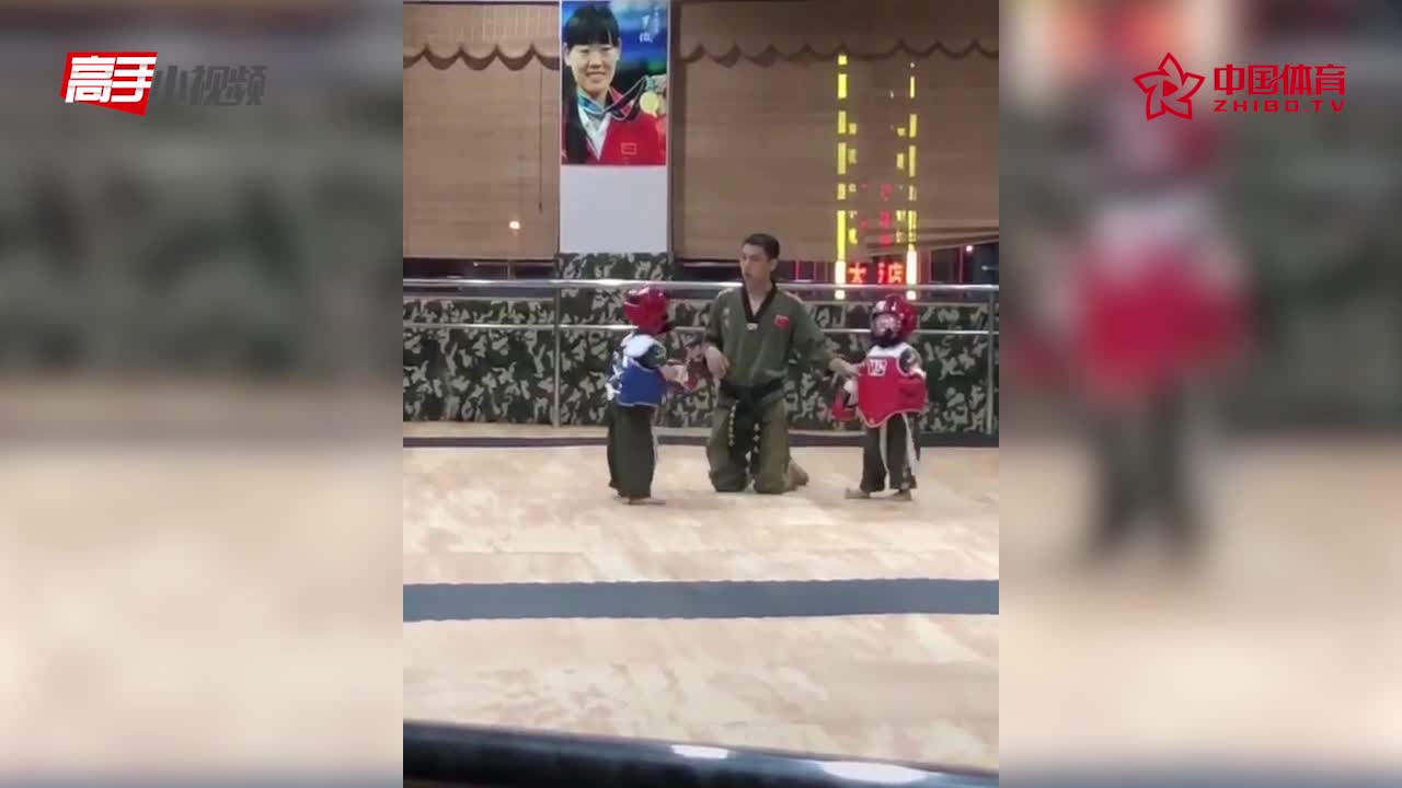 配合你的演出 跆拳道小正太戏精上身