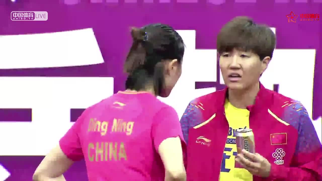 国乒世乒赛热身赛：丁宁vs李佳燚