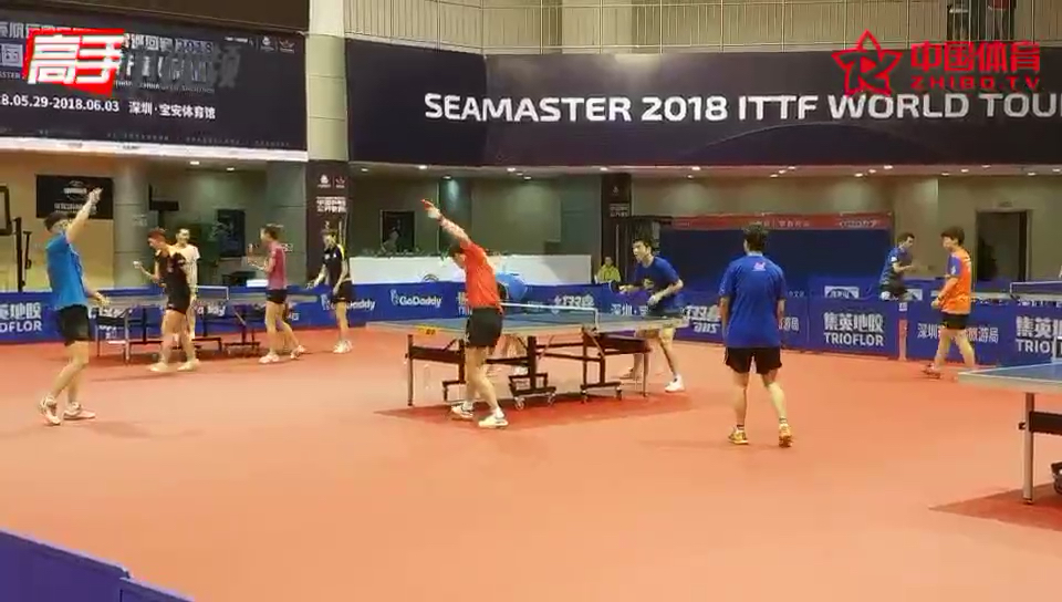 国乒四巨头同练一张球台