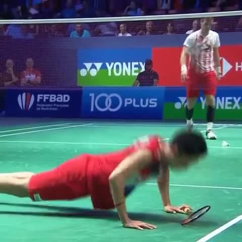 困了累了来几个俯卧撑 视频太魔性了