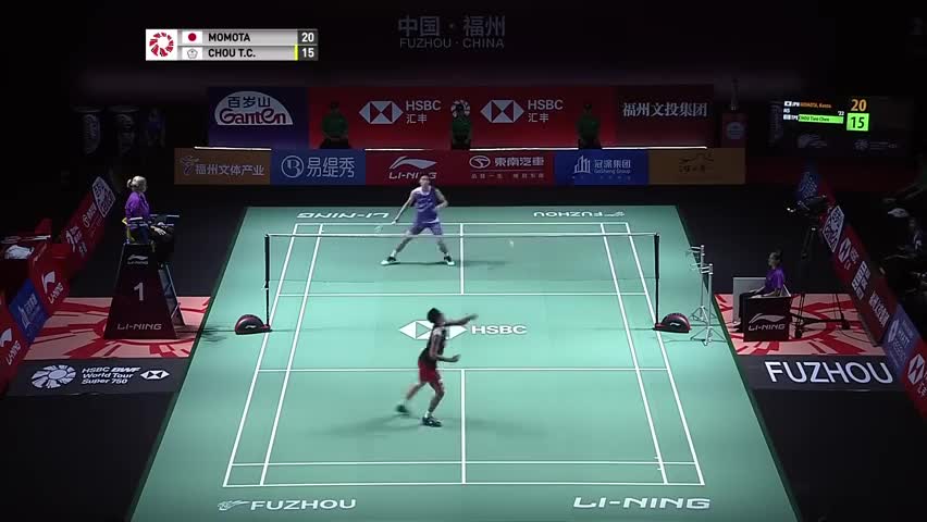 经典回顾：桃田贤斗vs周天成，桃田得一记反手把周天成打懵了