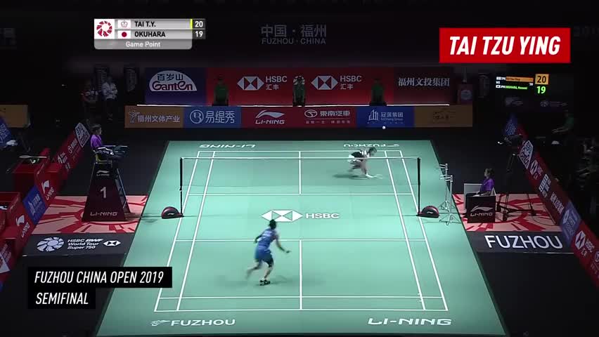 杀球看的是爆发力，小戴这一球把对手都打趴了