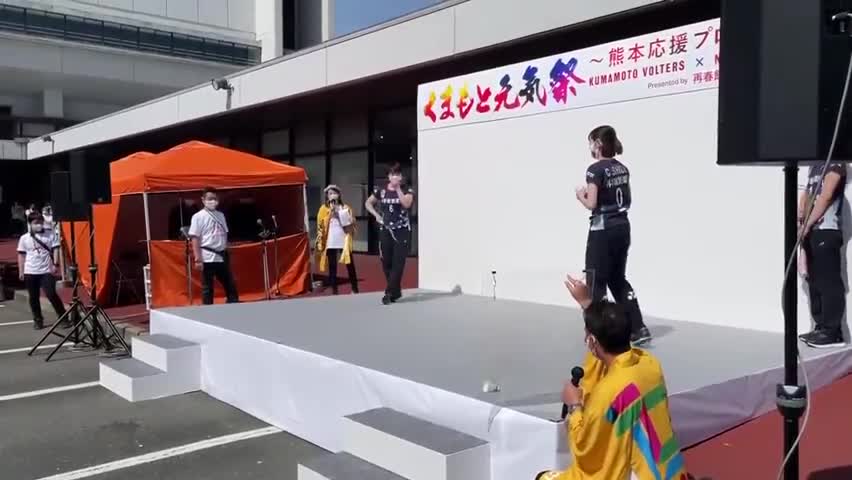 山口茜参加活动 小表情太可爱了