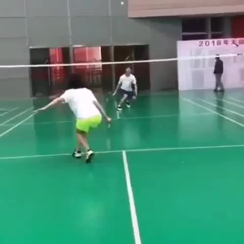 高手对决，最后一招回首望月很精彩（视频来自互联网）
