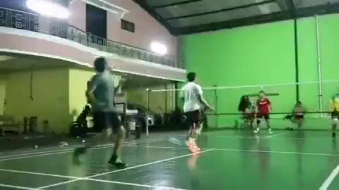 力敌千钧是男双的优点，你更喜欢男双还是女双？（视频来自互联网）