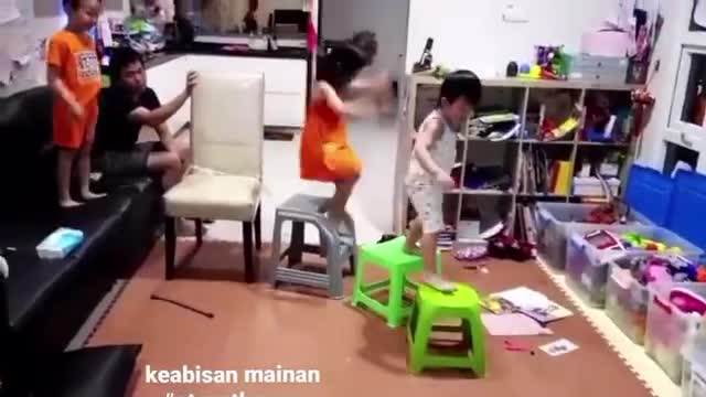 爸爸带娃全看心情 来看看塞蒂亚万如何带娃