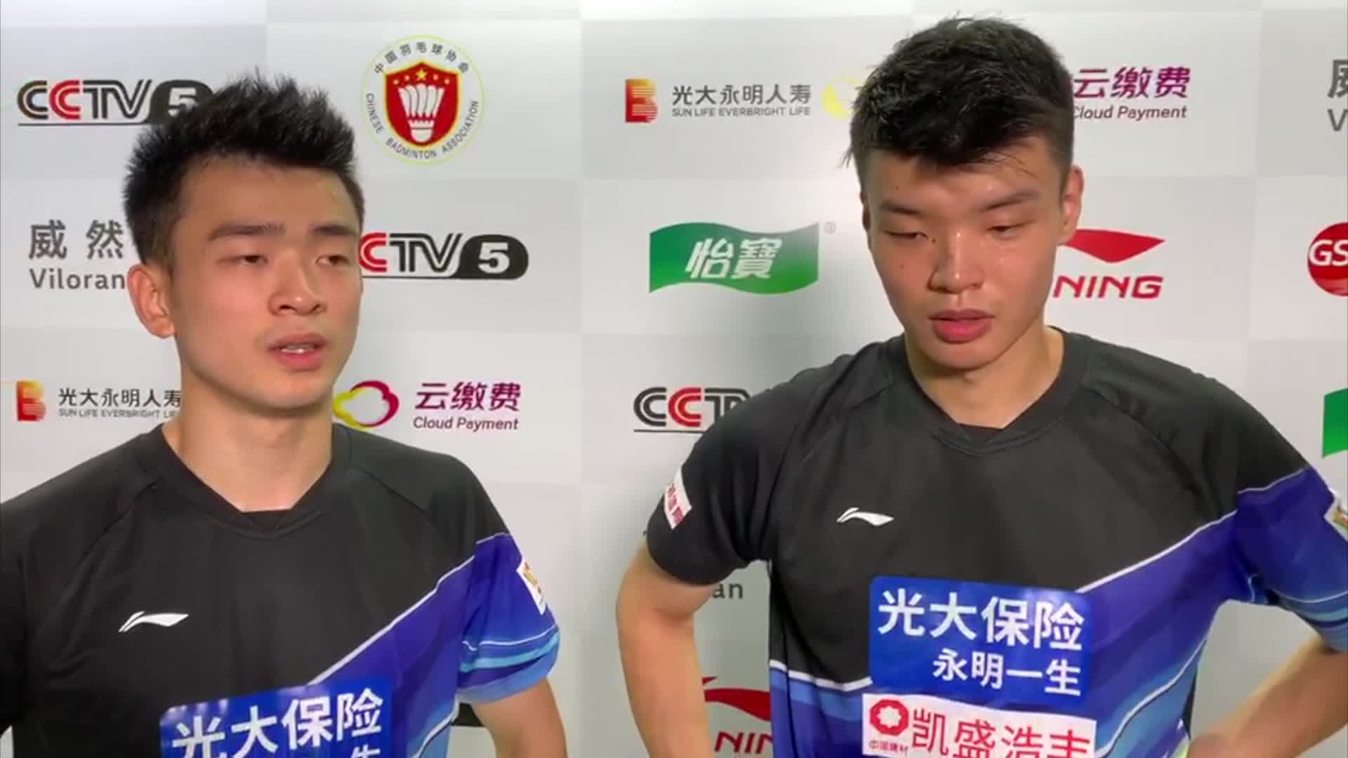 王懿律：要观察东萍自己打混双时候的漏洞 然后教教她怎么打 