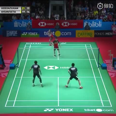 “小黄人”快速攻杀，霸道到出界球也照杀不误