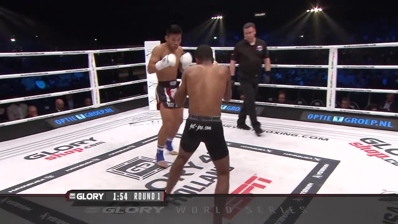 张成龙登上Glory擂台，高扫爆头，外国解说都惊讶到了