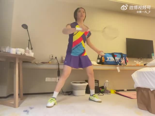 加油！隔离中的贾一凡训练依旧（来源：贾一凡微博）