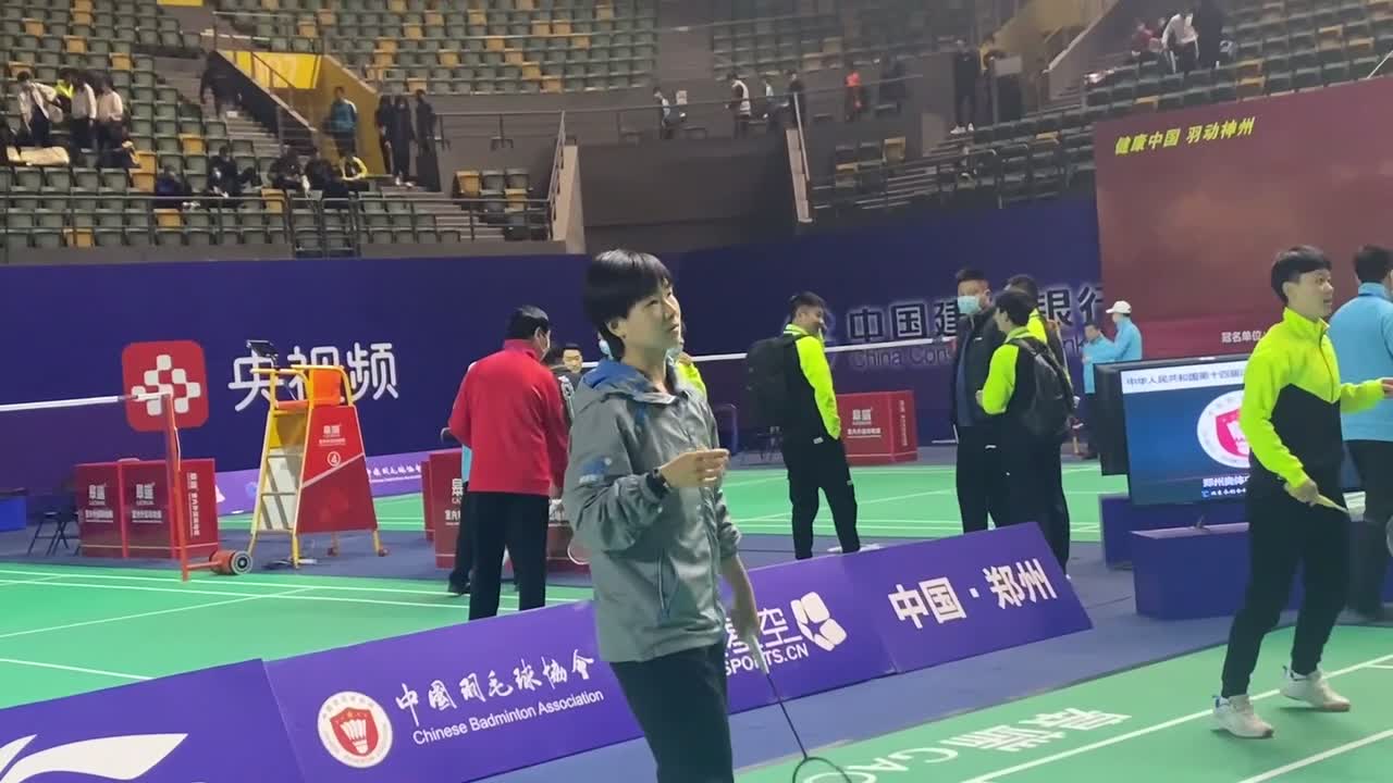全运会资格赛｜何冰娇的一天：兼项单双打 除了比赛都在训练