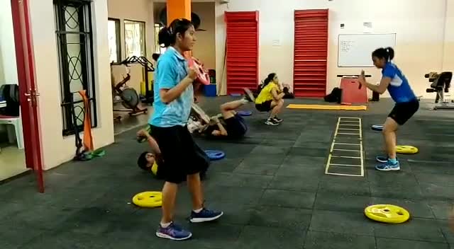 羽毛球孩童下肢力量训练 场上一分钟场下十年功
