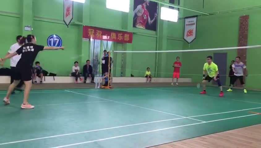 上阵父子兵，黄雅琼与父亲共同挑战男双