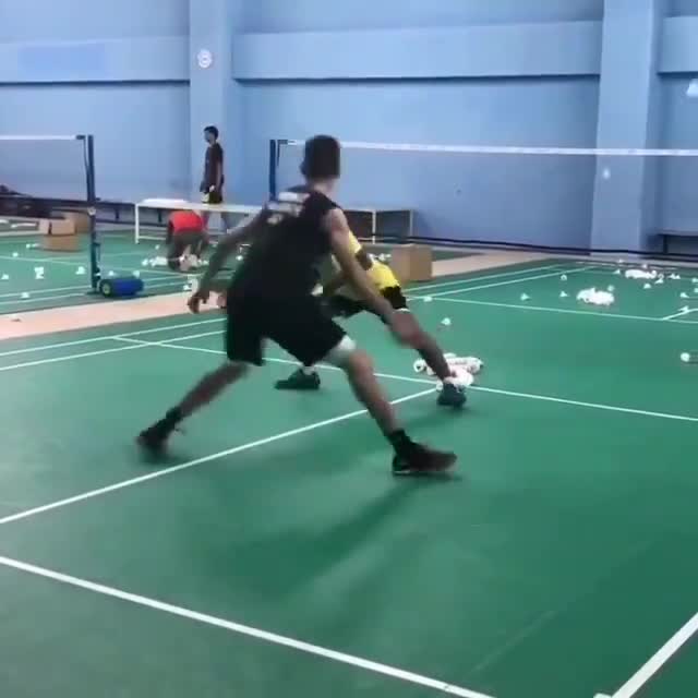 速度加反应训练，换成自己是不是每一球都可以接到？（视频来自互联网）