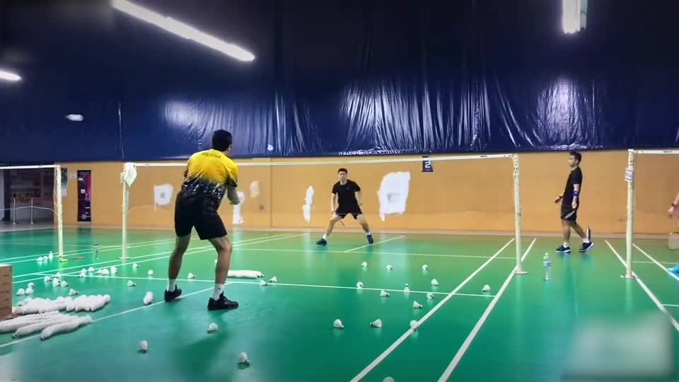 詹俊为训练视频：在哪里都刻苦训练