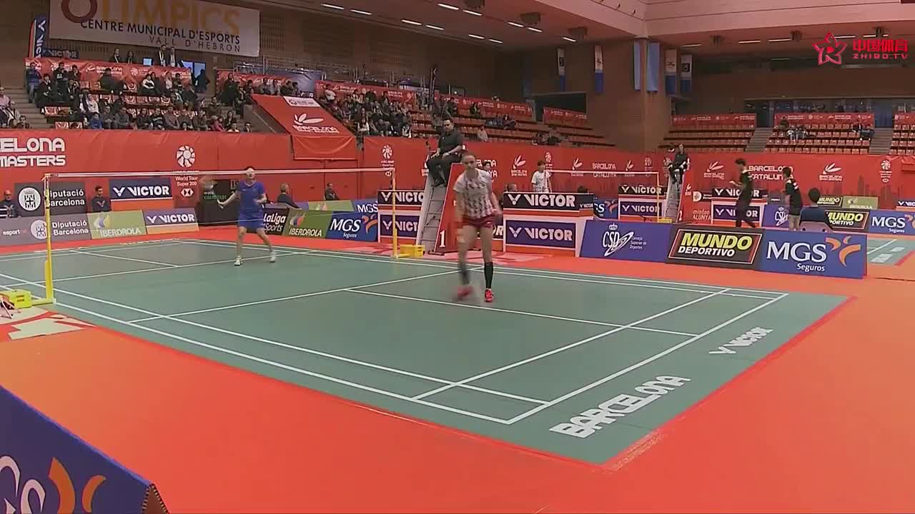 得分的球却自杀韩悦捂着眉头苦笑