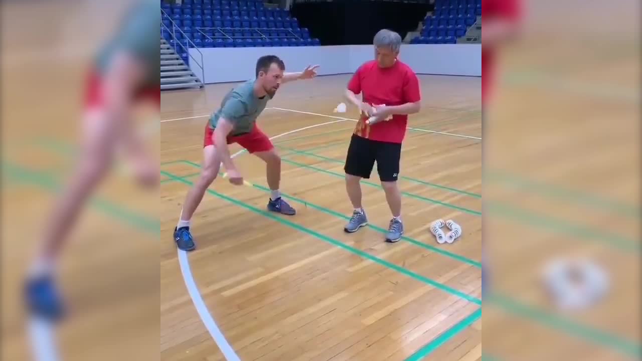 这种多球训练可以尝试 连打60个反手挑高球