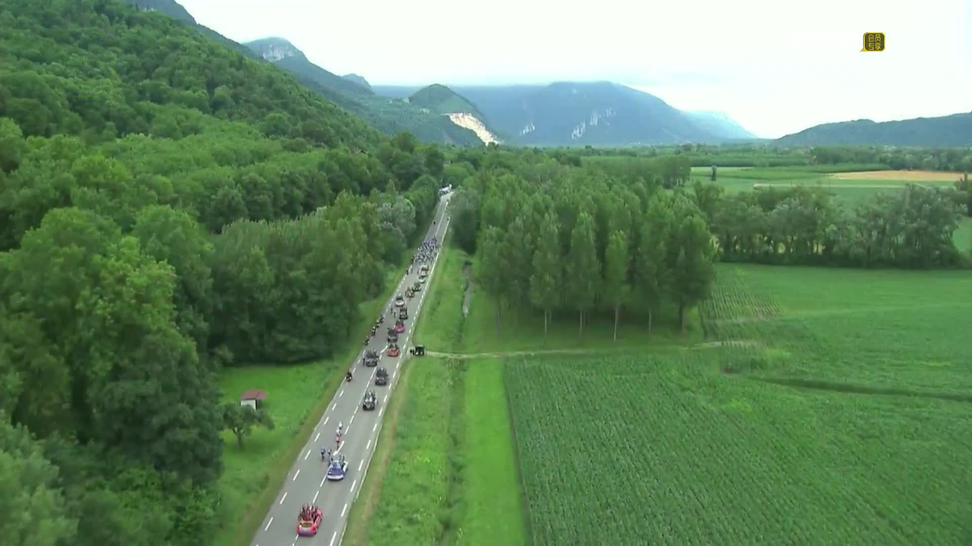 2021环法S10 | 世界冠军来送水 这待遇也就盘爷能享受了