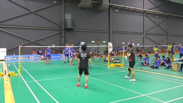 马来西亚队内对抗赛女子3V3 表演杀球“钉地板”