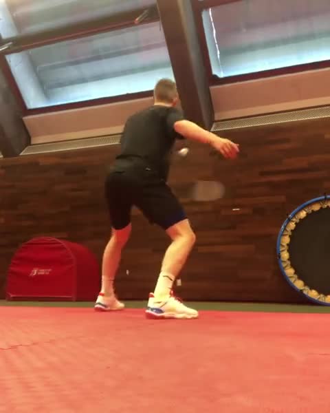 阿斯特鲁普打墙训练 大家也去试试看