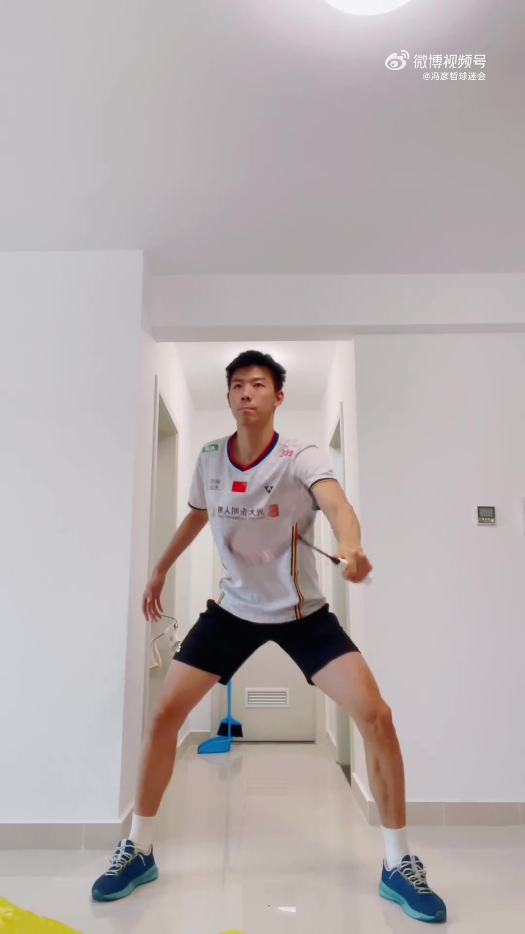 隔离期间的冯彦哲加入抽墙训练的队伍