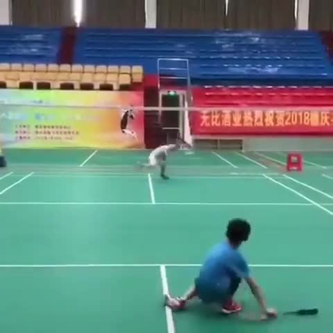 临危不乱镇定自若，这个小朋友反应也太快了（视频来自互联网）