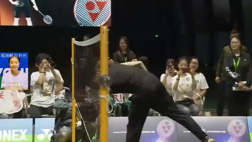 厉害了！这小孩和林丹打比赛赢了8分基本功好扎实