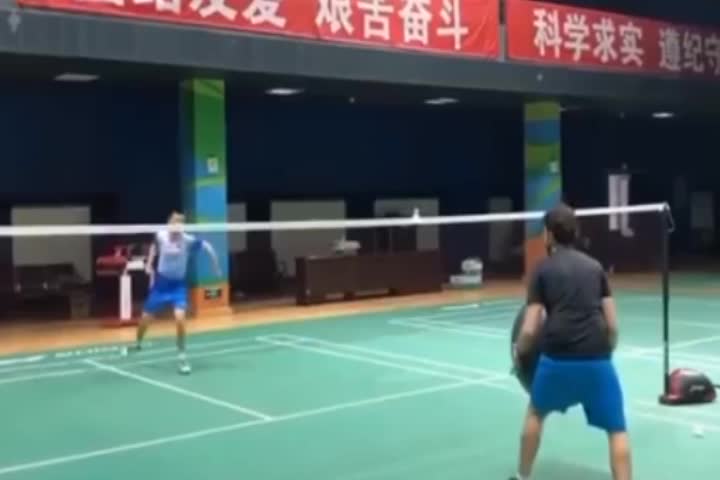 躲避球训练？郑思维的训练方式很独特且有意思