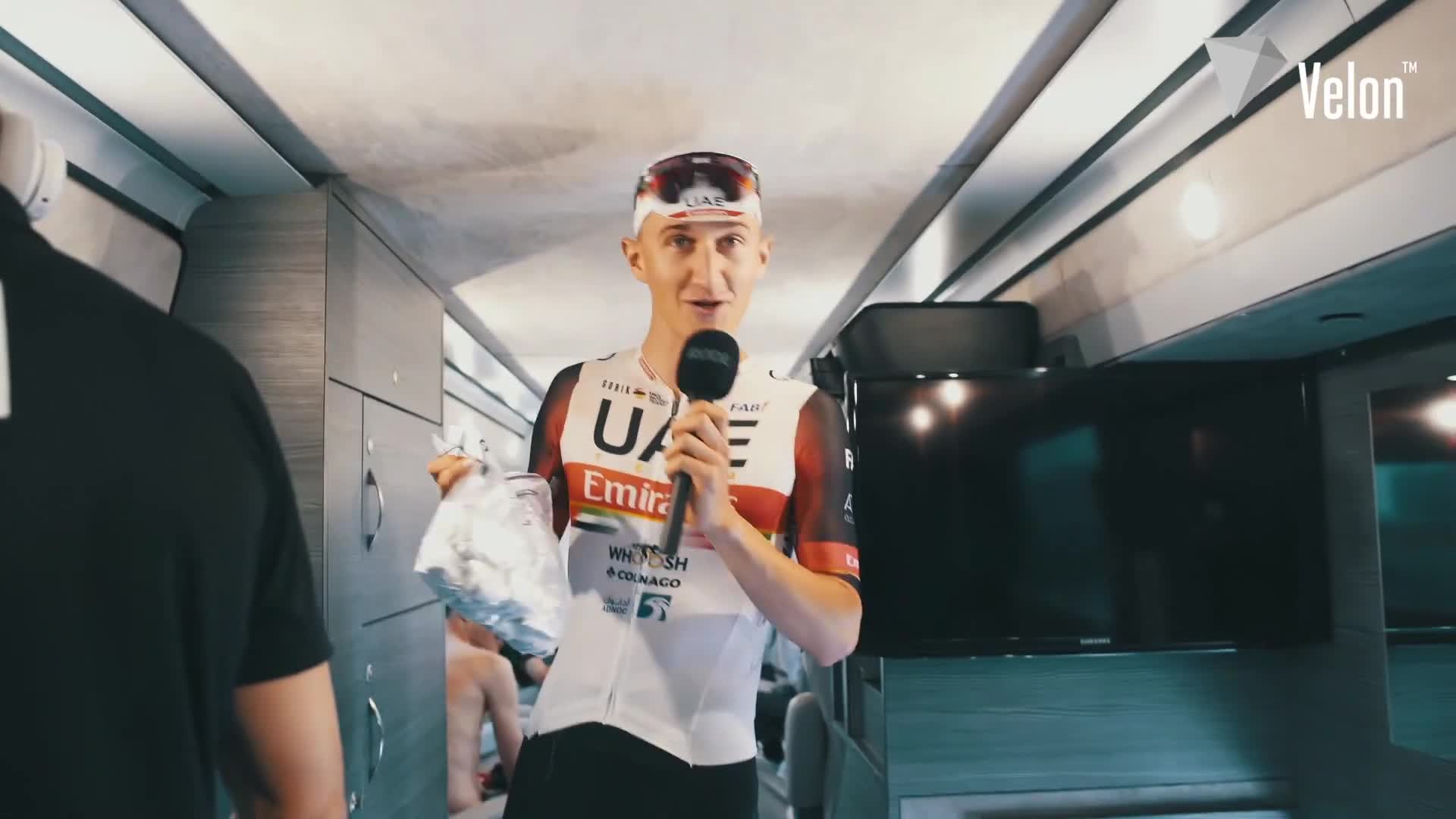 走进环法车队 看看车手们在赛场下是什么样的