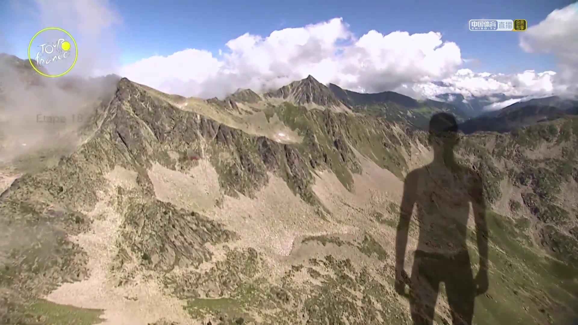 2021环法S18 | 法国总统马克龙出现在环法比赛现场