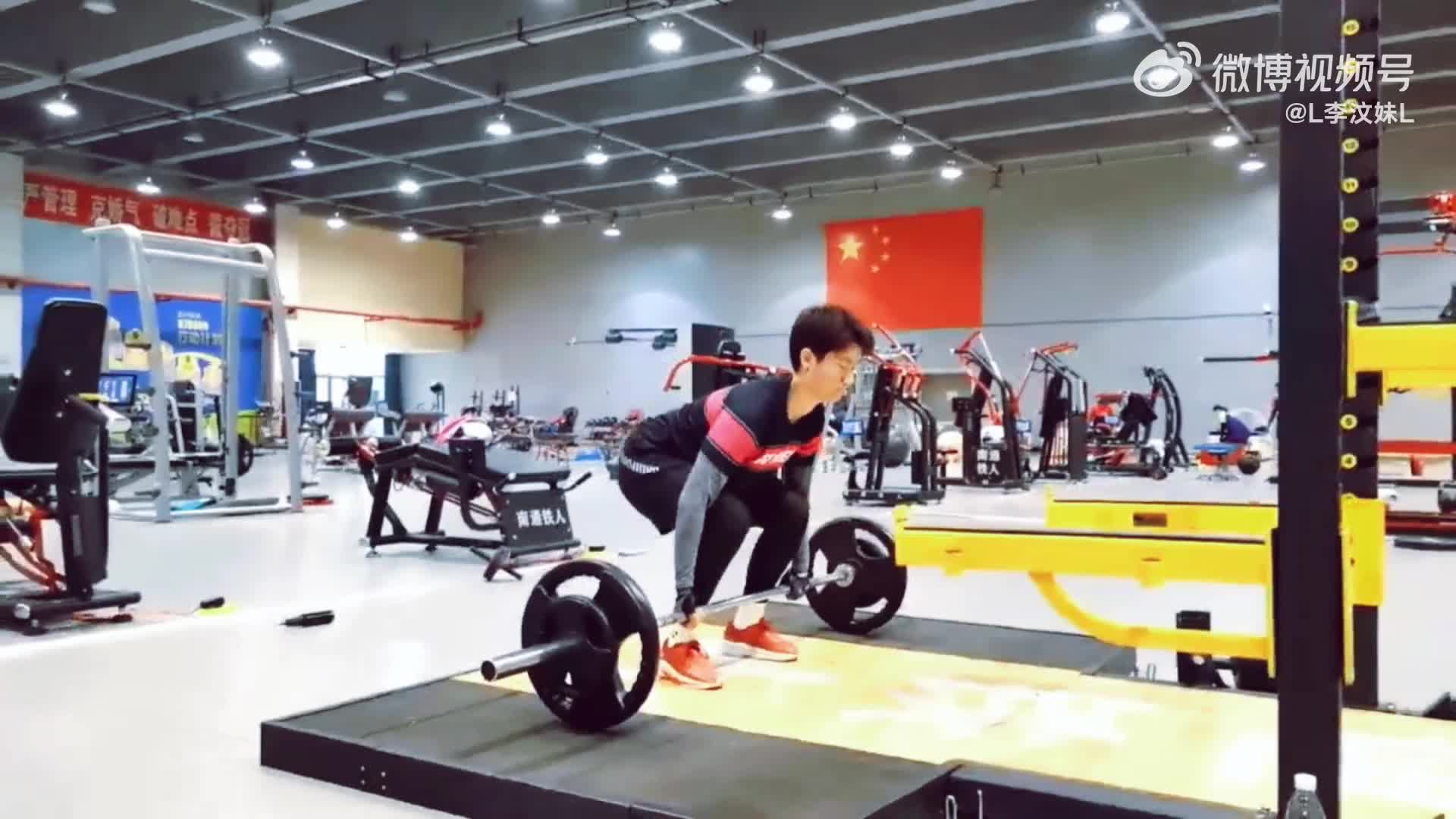 女队人均大力士！比赛临近你看出杜玥在练什么了吗