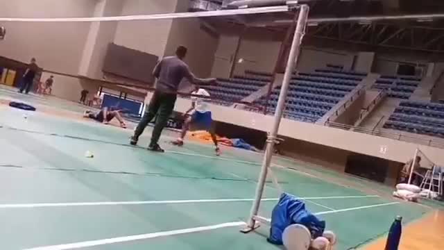 羽毛球很苦很枯燥，但如果夺冠就什么都值得了（视频来自互联网）