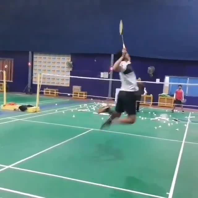 杀球训练，你也觉得击球的声音好听吗？（视频来自互联网）