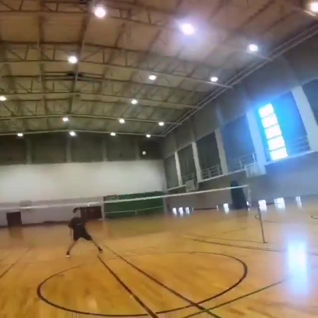第一视角的比赛，像不像自己现场再打？（视频来自互联网）