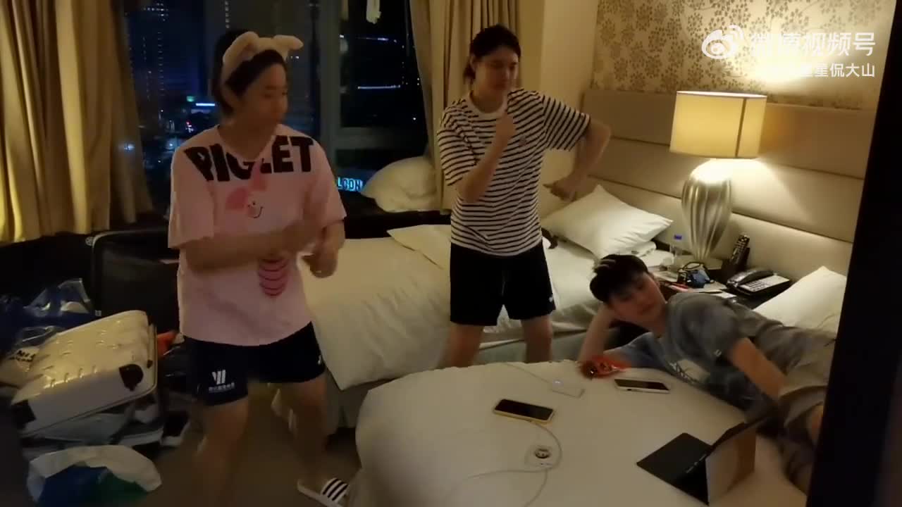 国羽也有刘畊宏女孩 贾一凡郑雨上线