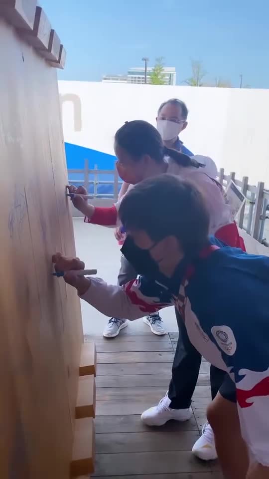 许久未见 沙西丽晒视频和黄雅琼同游奥运村