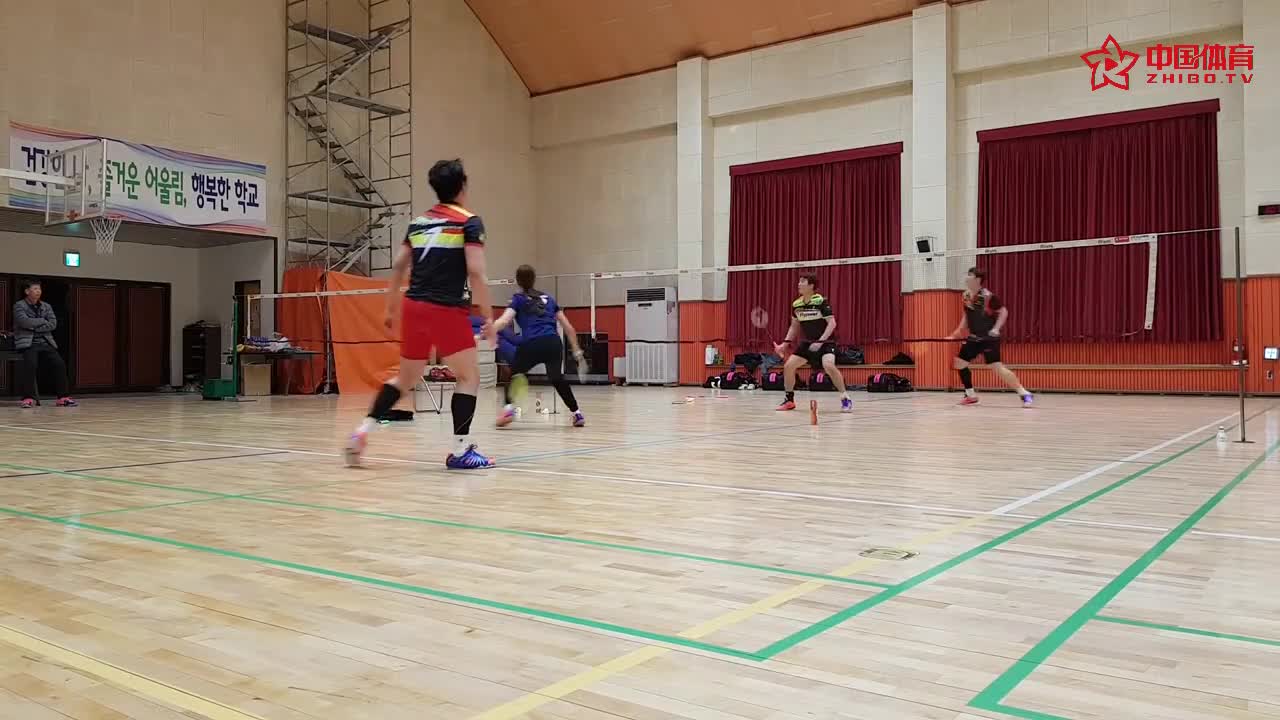 有一个颜值高水平还高的女搭档是多么的幸福