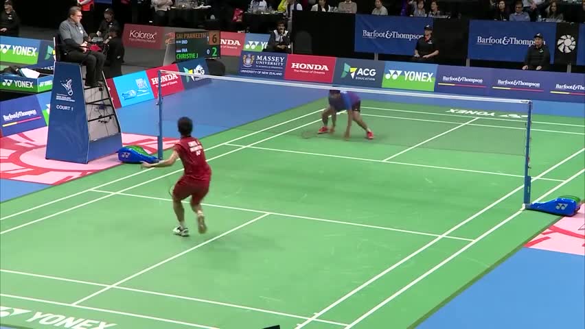 神技！沙西丽在地上也能完成绝对防守