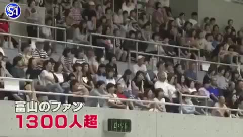 日本羽球队集训：桃田贤斗满身淌汗光膀子苦练球技