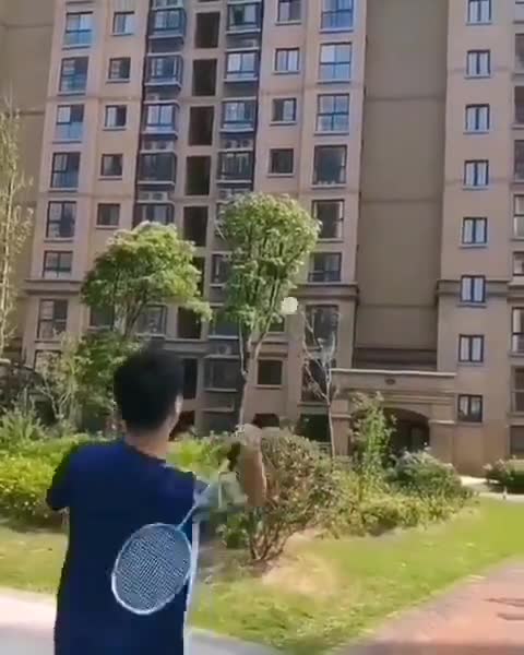 与大自然“对抗”，头一次见这么练球的（视频来自互联网）